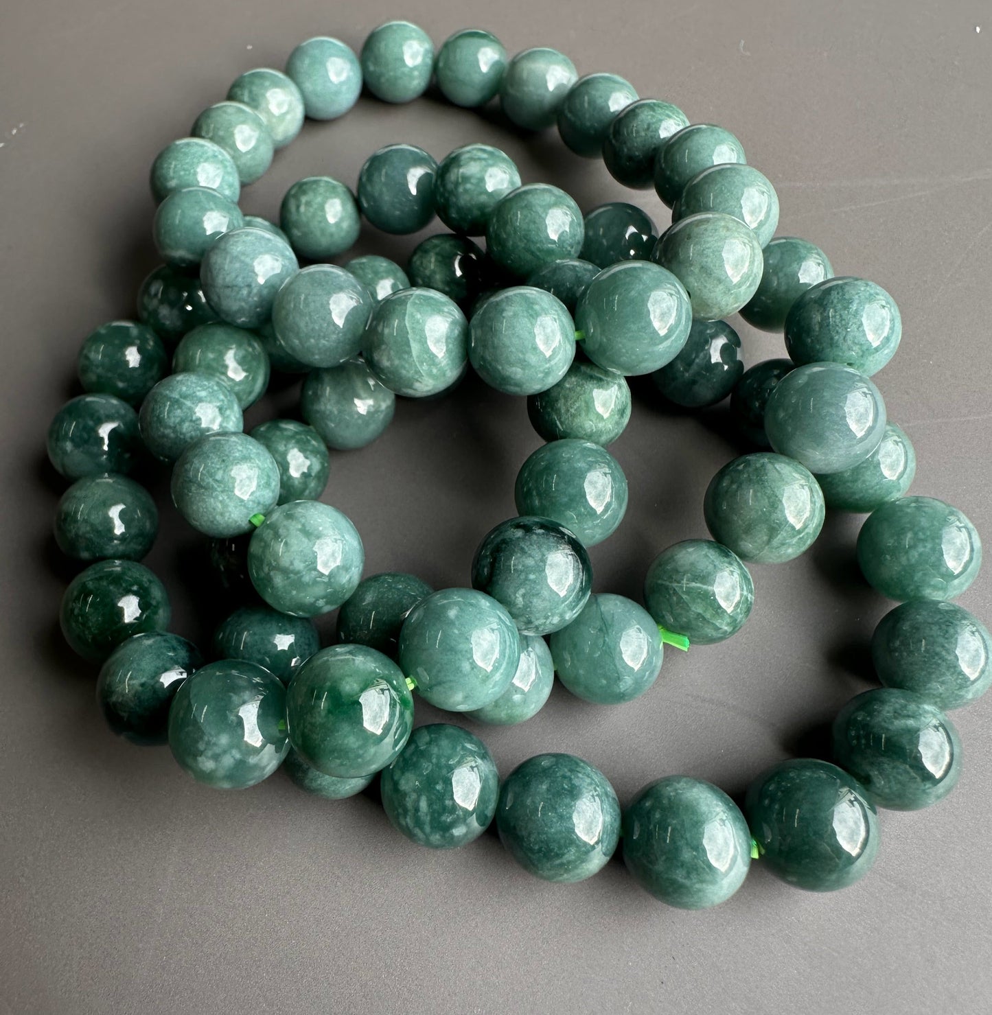 Guatemalan Jadeite Bead Bracelet - 10mm