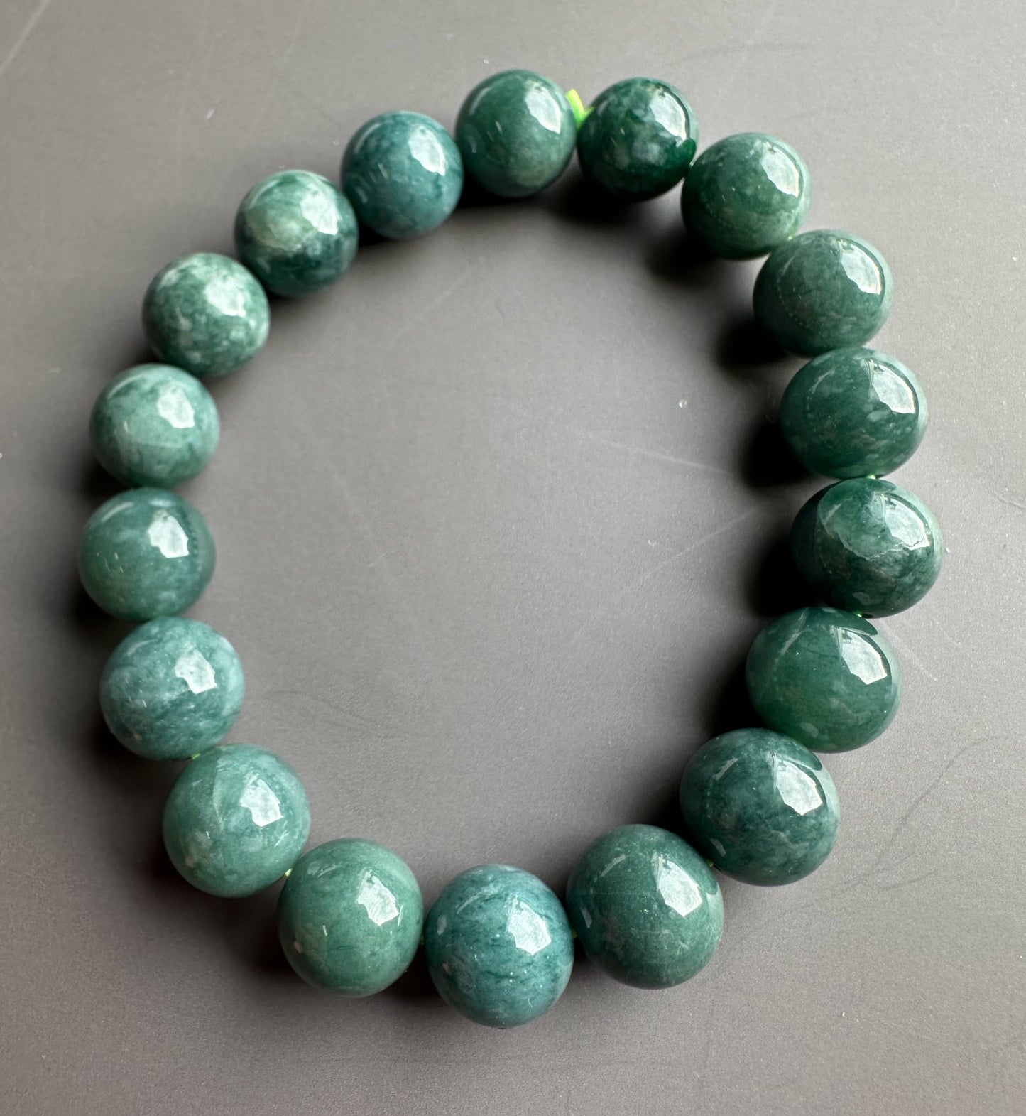 Guatemalan Jadeite Bead Bracelet - 10mm